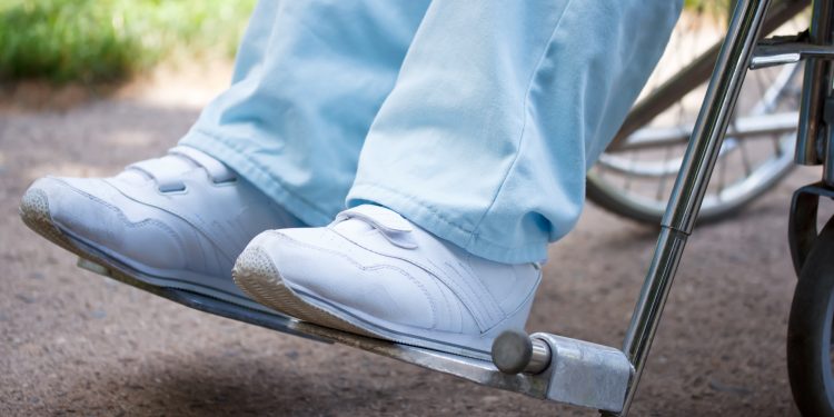 العلاج ساعد الطفل في الوقوف والمشي