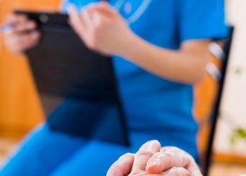 { שבץ } ساعدني العلاج للسكتة الدماغية