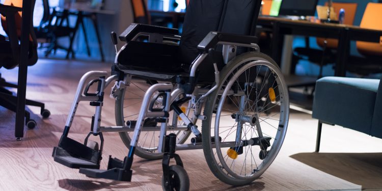 العلاج ساعد الطفلة في الوقوف على رجليها