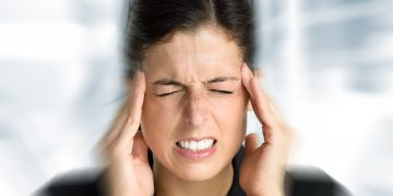 تعانون من الصداع وداء الشقيقة؟  لاداعي لليأس.