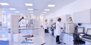 ظريف الصنوبر التحريك النفسي؟ يدعم العلم أيضًا طريقة علاج أورين ظريف