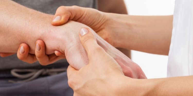 "أورن ظريف أنقذني من جراحة اليد!" –  أورن زريف  – Oren Zarif