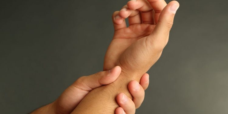 "أورن ظريف يزيل الألم في يدي بعلاج واحد!" –  أورن زريف  – Oren Zarif